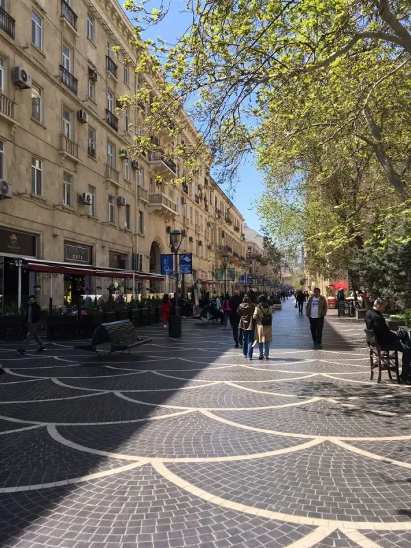 Kirayə verilir obyekt 220 m²