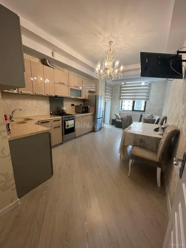 Kirayə verilir 3 otaqlı mənzil 145 m²