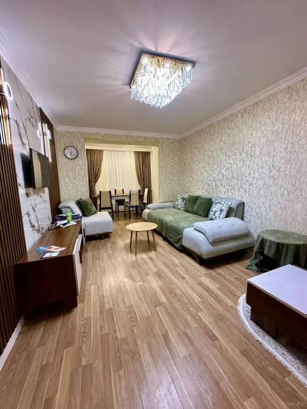 Satılır 2 otaqlı mənzil 44 m²