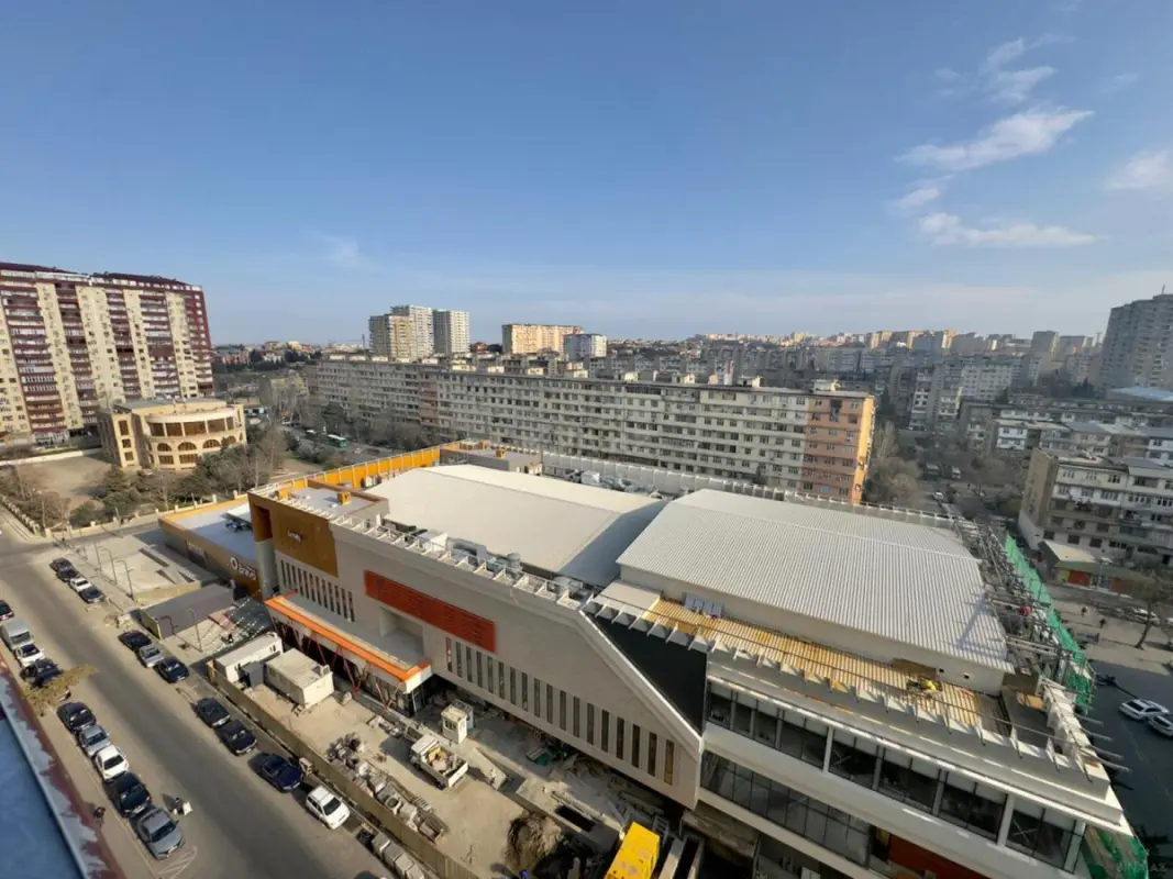 Satılır 4 otaqlı mənzil 161 m²