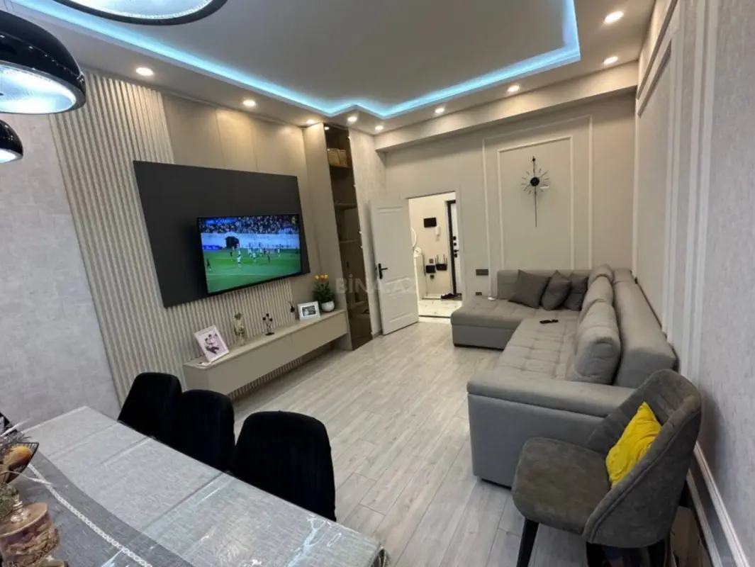 Satılır 2 otaqlı mənzil 74 m²