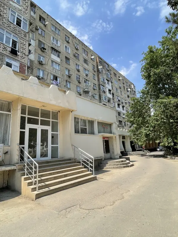Satılır obyekt 600 m²