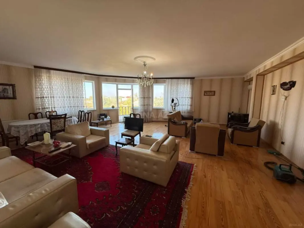 Satılır 7 otaqlı həyət evi 450 m²