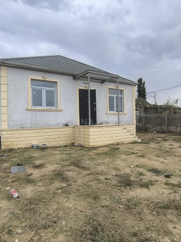 Satılır 3 otaqlı həyət evi 100 m²