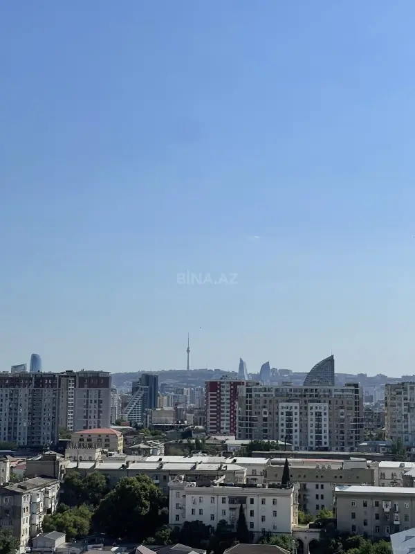 Satılır 3 otaqlı mənzil 140 m²