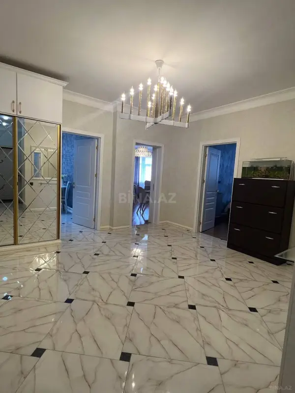 Satılır 3 otaqlı mənzil 118 m²