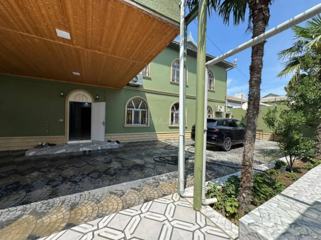 Satılır 7 otaqlı həyət evi 290 m²