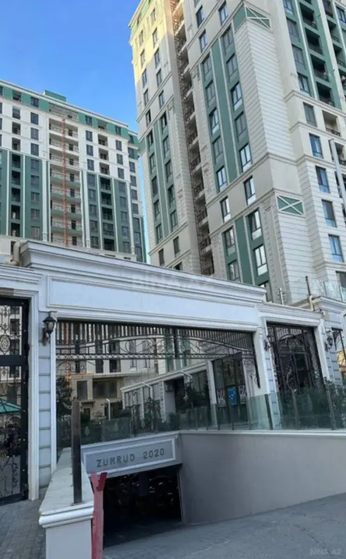 Satılır 4 otaqlı mənzil 120 m²