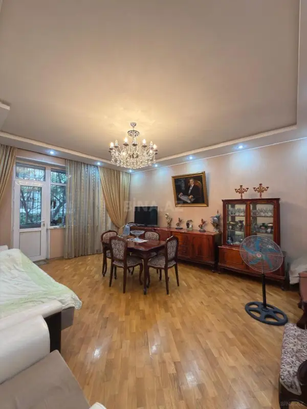 Satılır 2 otaqlı mənzil 91 m²