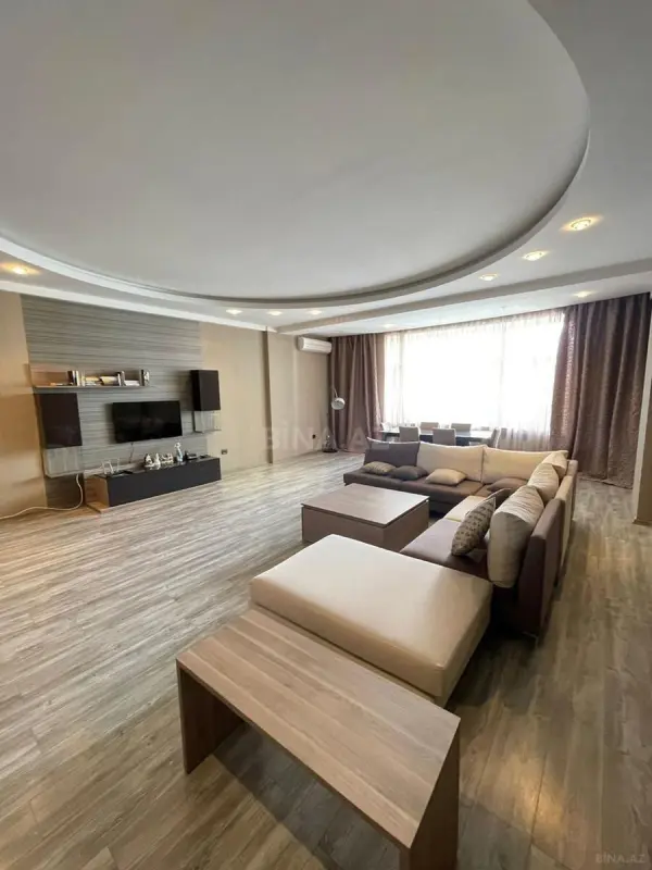 Kirayə verilir 4 otaqlı mənzil 220 m²