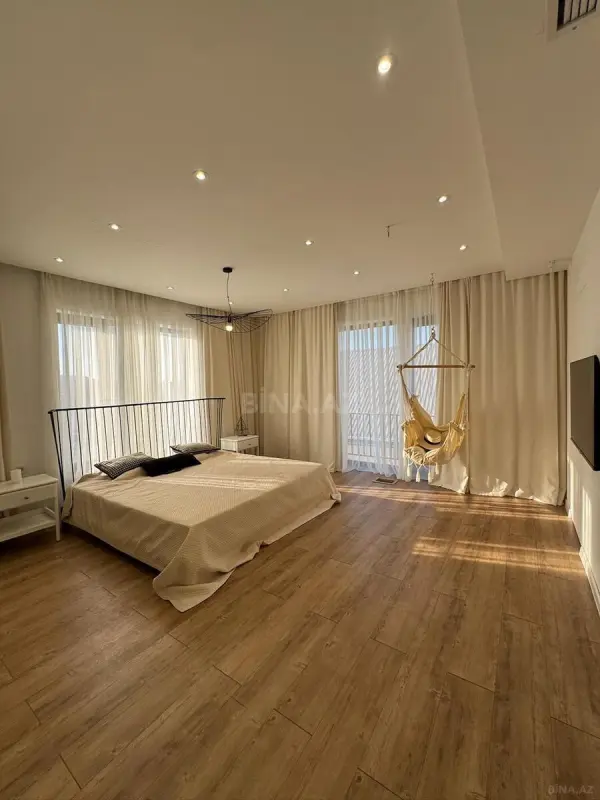 Satılır 8 otaqlı həyət evi 350 m²