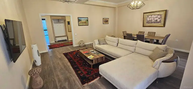 Kirayə verilir 3 otaqlı mənzil 130 m² — Bakı 3 otaq 130.00 m²