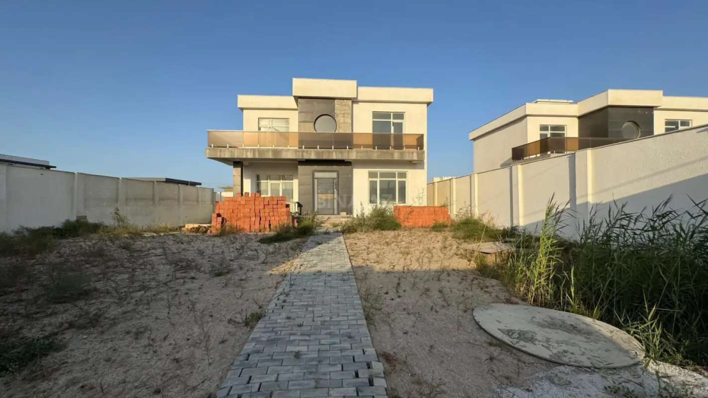 Satılır 5 otaqlı həyət evi 200 m²
