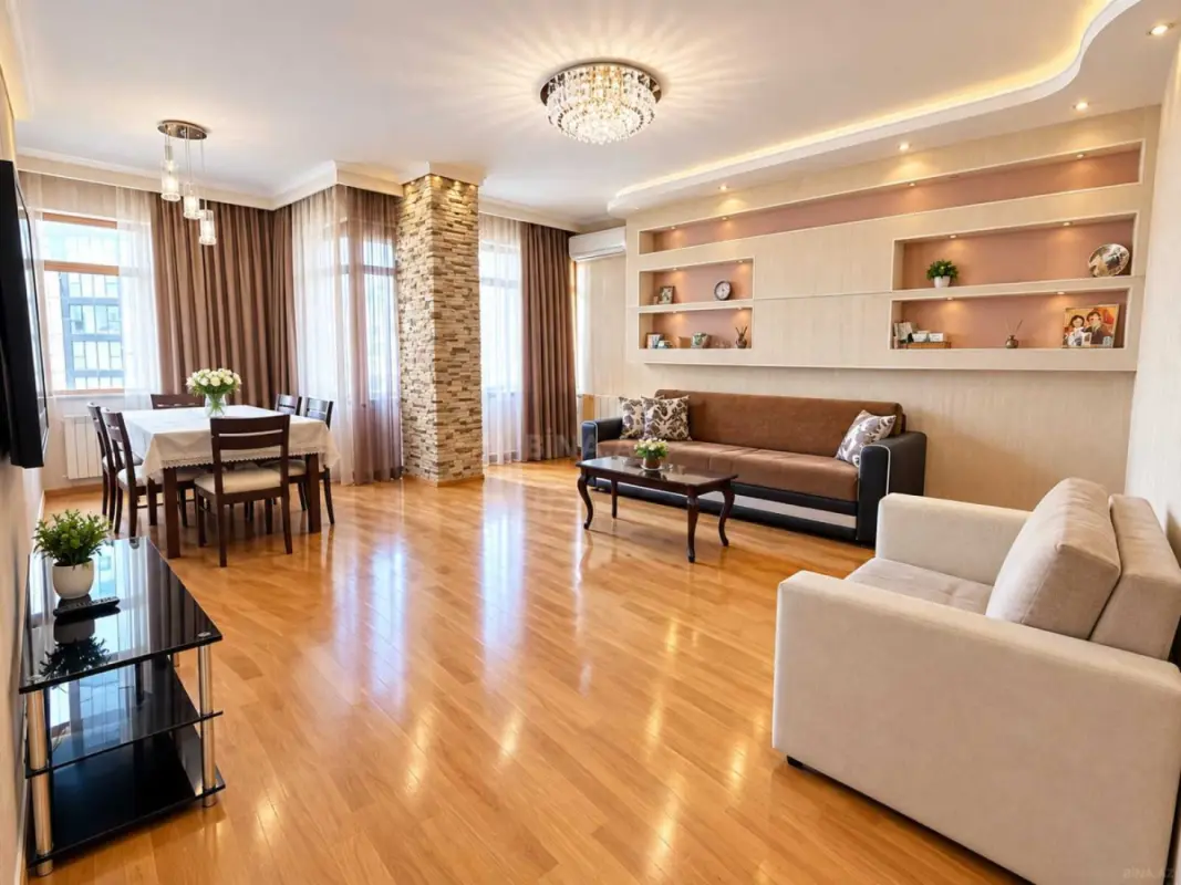 Satılır 3 otaqlı mənzil 138 m²