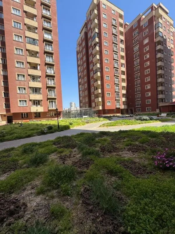 Satılır 3 otaqlı mənzil 116 m²