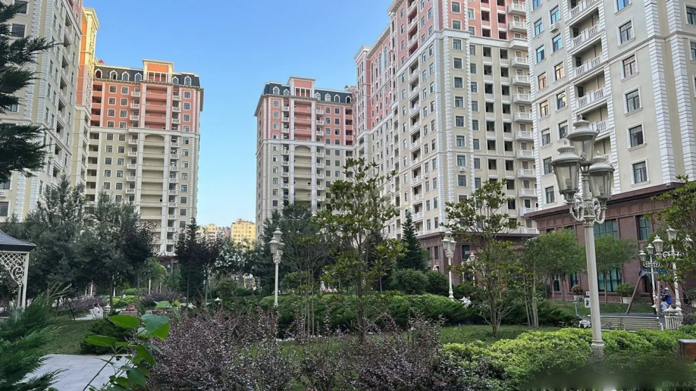 Kirayə verilir 2 otaqlı mənzil 86 m²