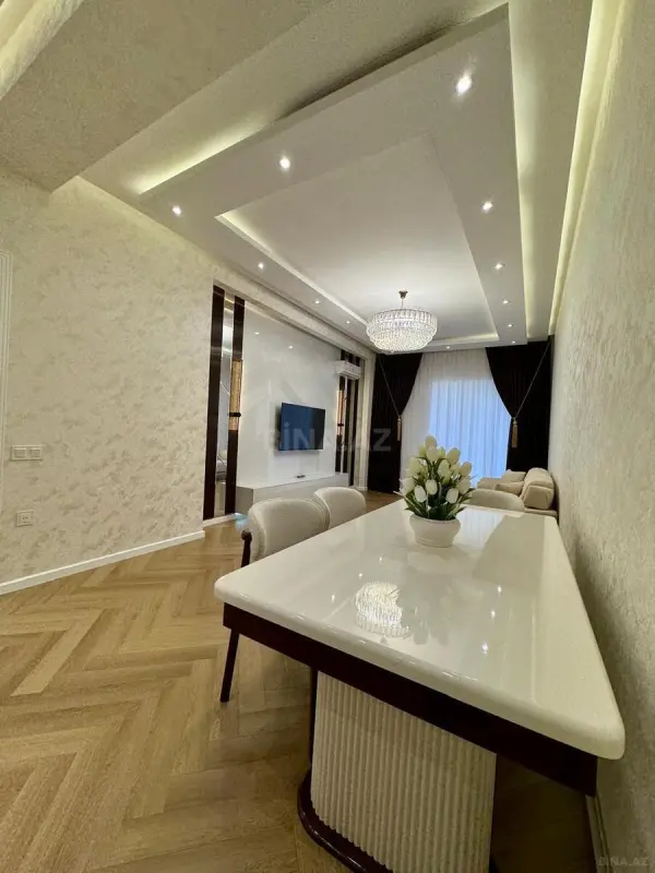 Satılır 3 otaqlı mənzil 107 m²