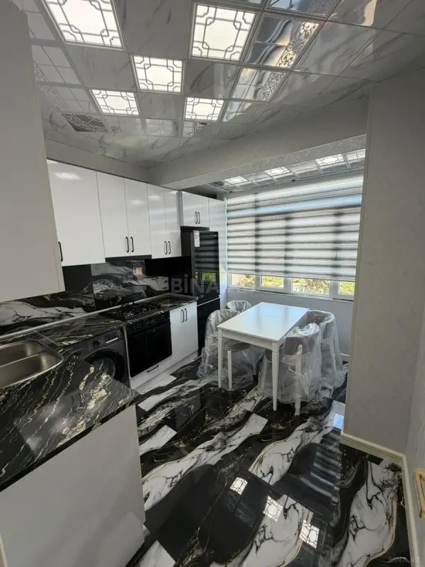 Satılır 4 otaqlı mənzil 100 m²
