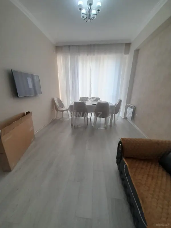 Kirayə verilir 2 otaqlı mənzil 90 m²