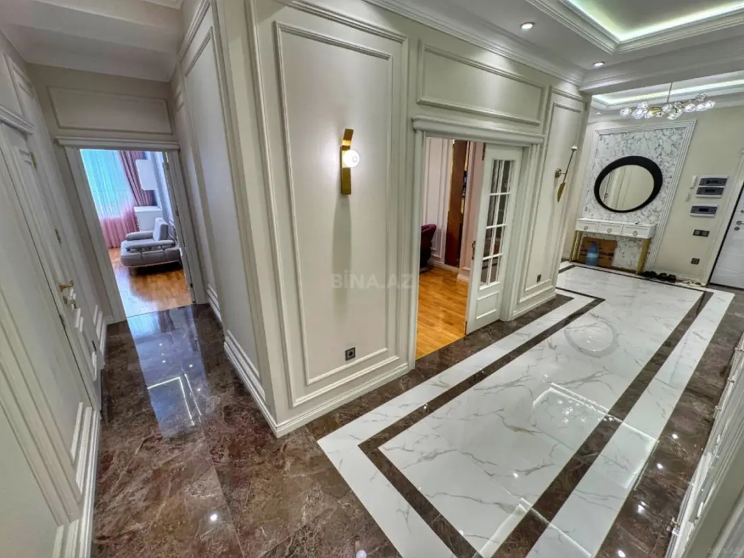 Satılır 3 otaqlı mənzil 145 m²