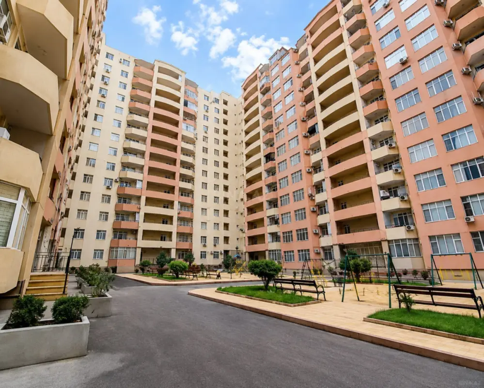 Kirayə verilir 2 otaqlı mənzil 105 m²