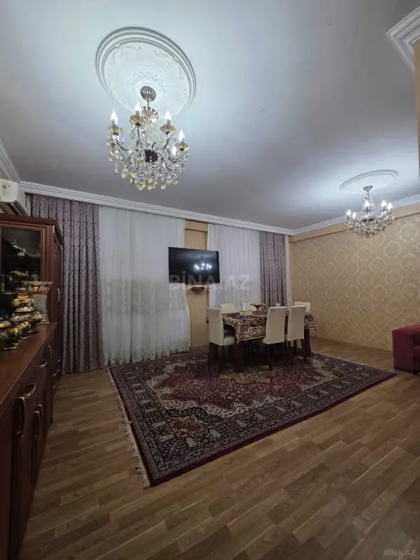 Satılır 3 otaqlı mənzil 107 m²