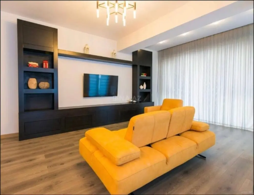Kirayə verilir 3 otaqlı mənzil 125 m²