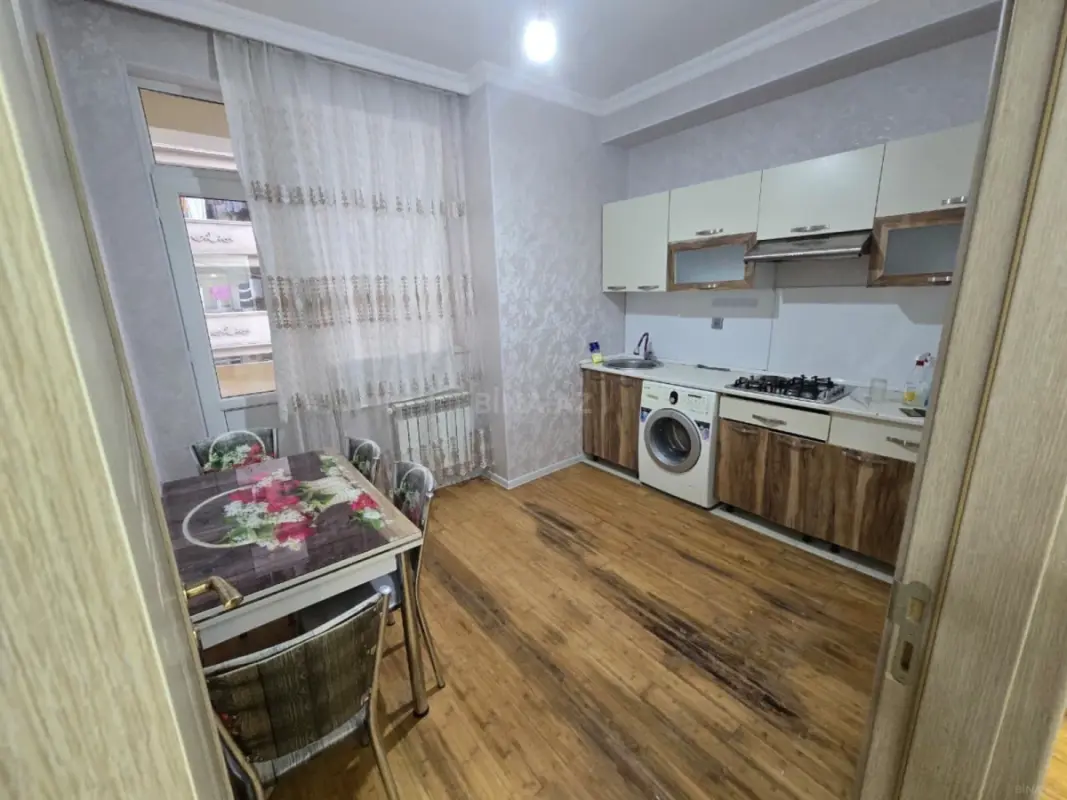 Kirayə verilir 2 otaqlı mənzil 85 m²