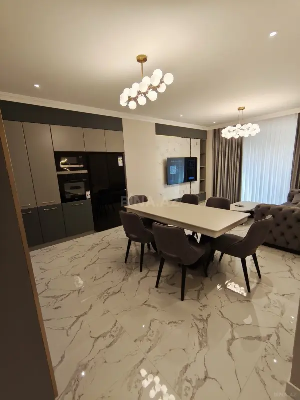 Kirayə verilir 4 otaqlı mənzil 147 m²