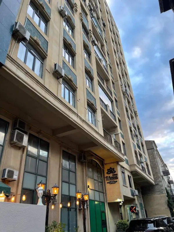 Satılır 4 otaqlı mənzil 185 m²
