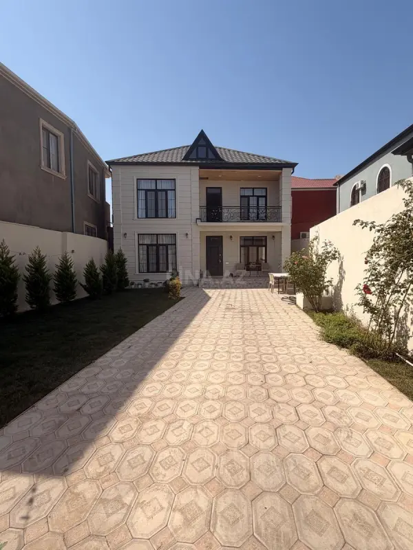 Satılır 6 otaqlı həyət evi 220 m²