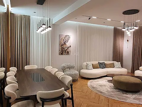 Kirayə verilir 3 otaqlı mənzil 150 m² — Bakı 3 otaq 150.00 m²