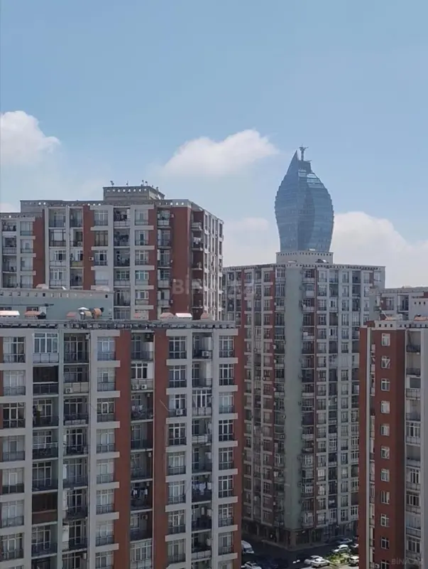 Satılır 2 otaqlı mənzil 78 m²