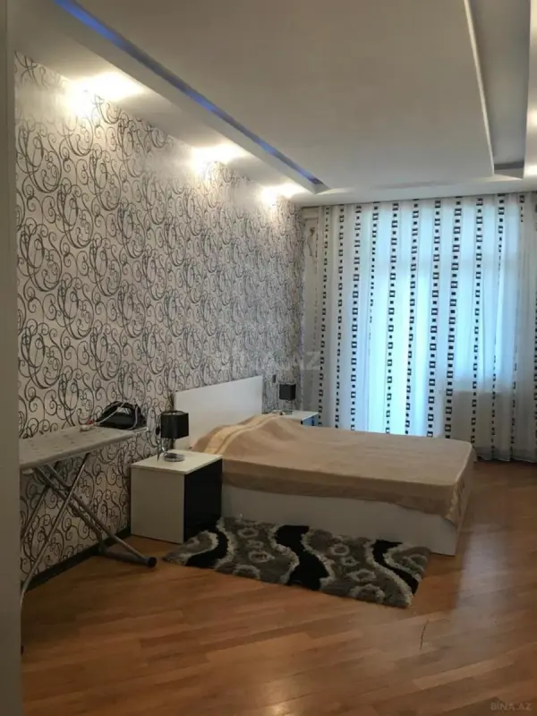 Kirayə verilir 3 otaqlı mənzil 140 m²