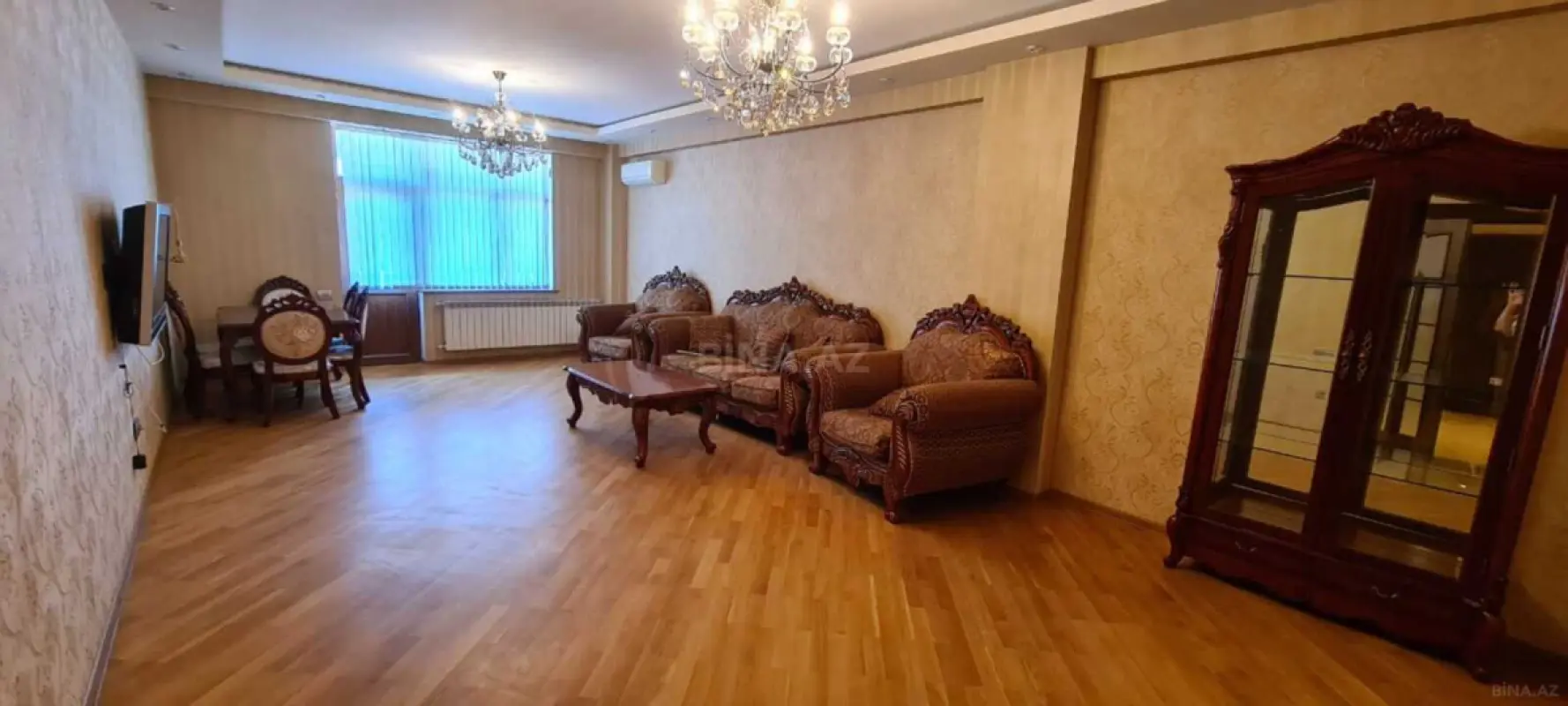 Kirayə verilir 4 otaqlı mənzil 206 m²