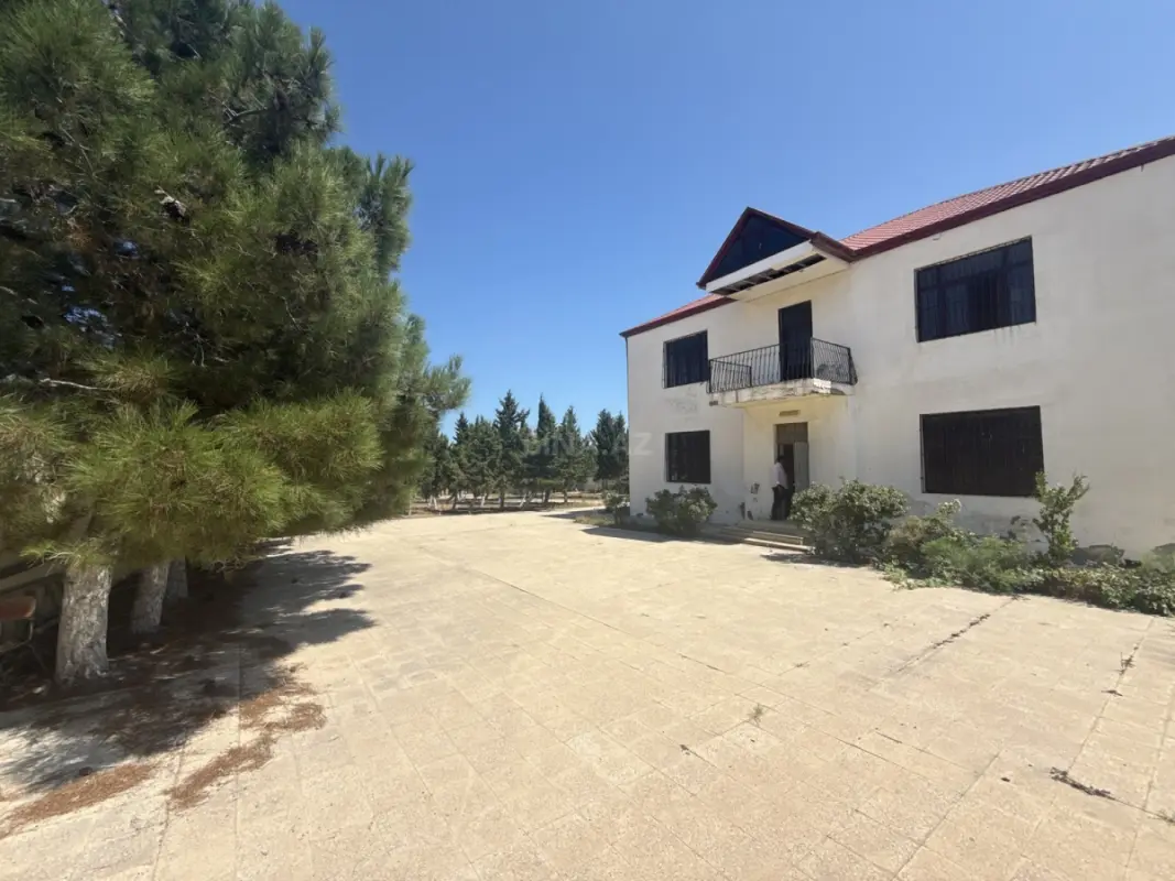 Satılır 6 otaqlı həyət evi 200 m²
