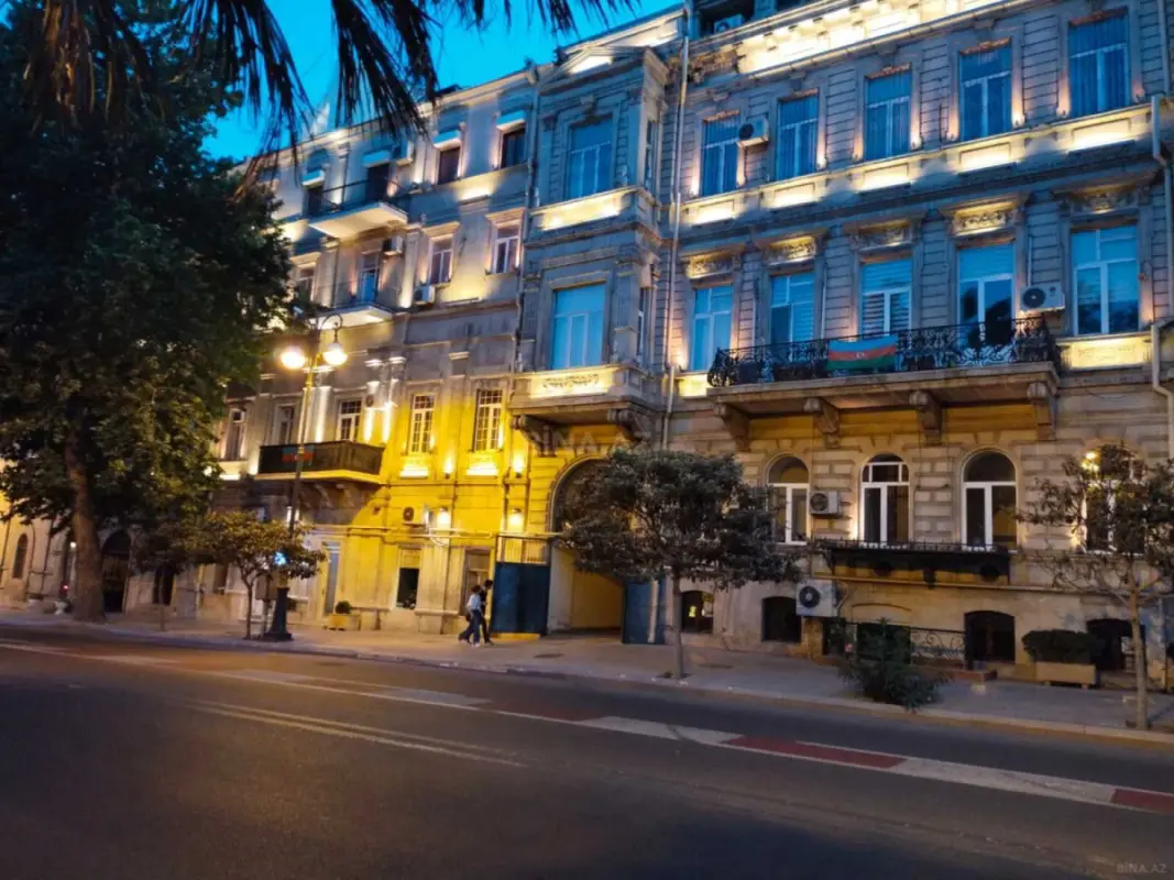 Kirayə verilir 2 otaqlı ofis 65 m²