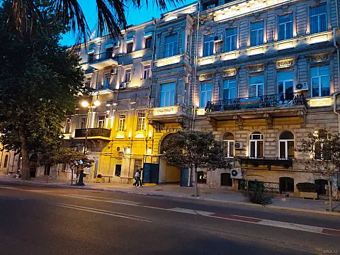 Kirayə verilir 2 otaqlı ofis 65 m² — Bakı 2 otaq 65.00 m²