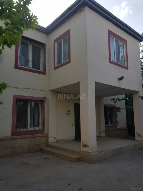 Satılır 6 otaqlı həyət evi 220 m²