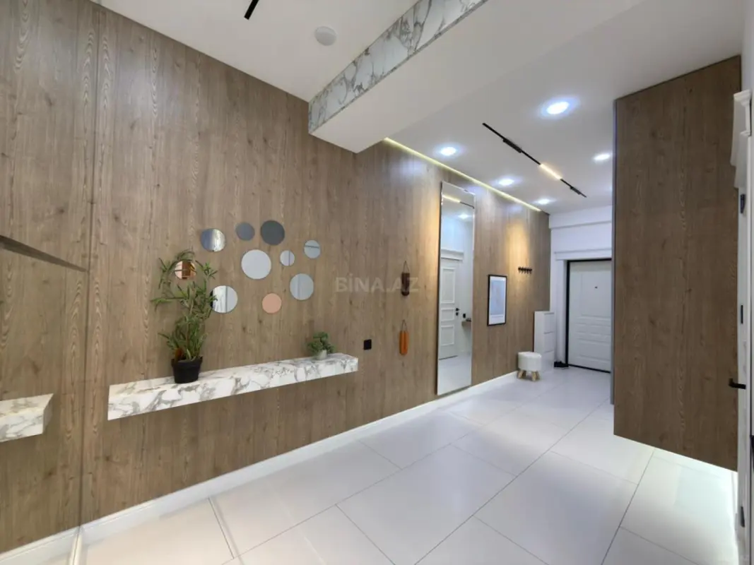 Satılır 3 otaqlı mənzil 118 m²