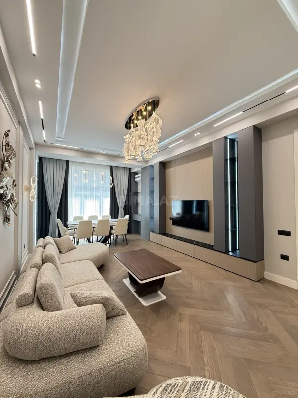 Satılır 4 otaqlı mənzil 175 m²