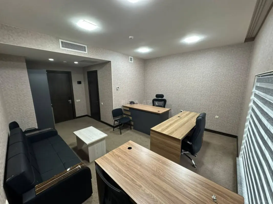 Kirayə verilir 1 otaqlı ofis 30 m²