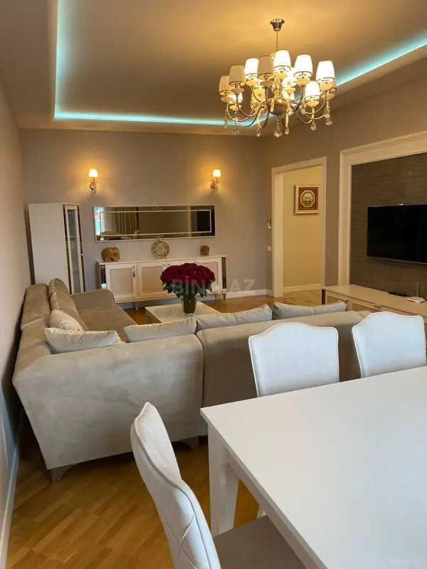 Kirayə verilir 2 otaqlı mənzil 103 m²