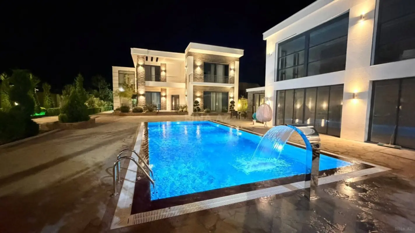 Satılır 7 otaqlı həyət evi 800 m²