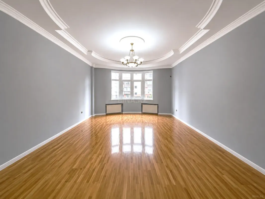 Satılır 3 otaqlı mənzil 125 m²