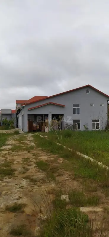 Satılır 5 otaqlı həyət evi 299 m²