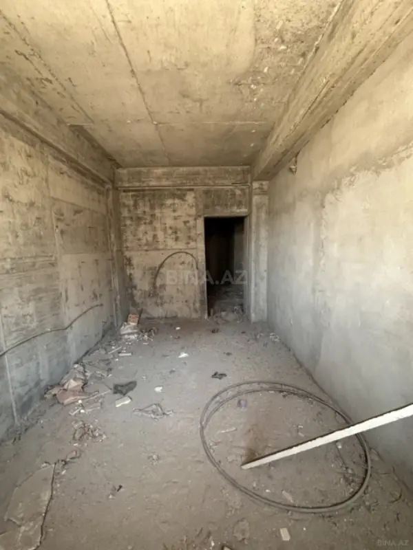 Satılır 4 otaqlı mənzil 155 m²