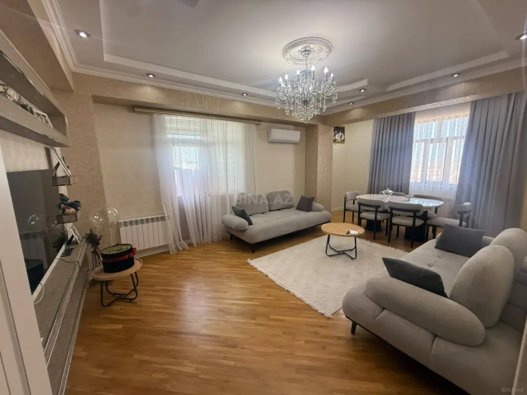 Satılır 3 otaqlı mənzil 126 m²