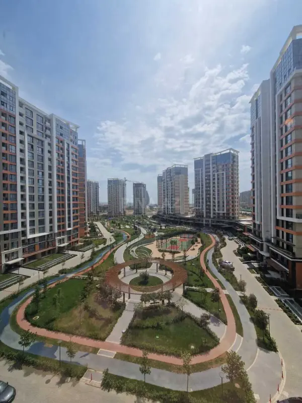 Satılır 4 otaqlı mənzil 130 m²