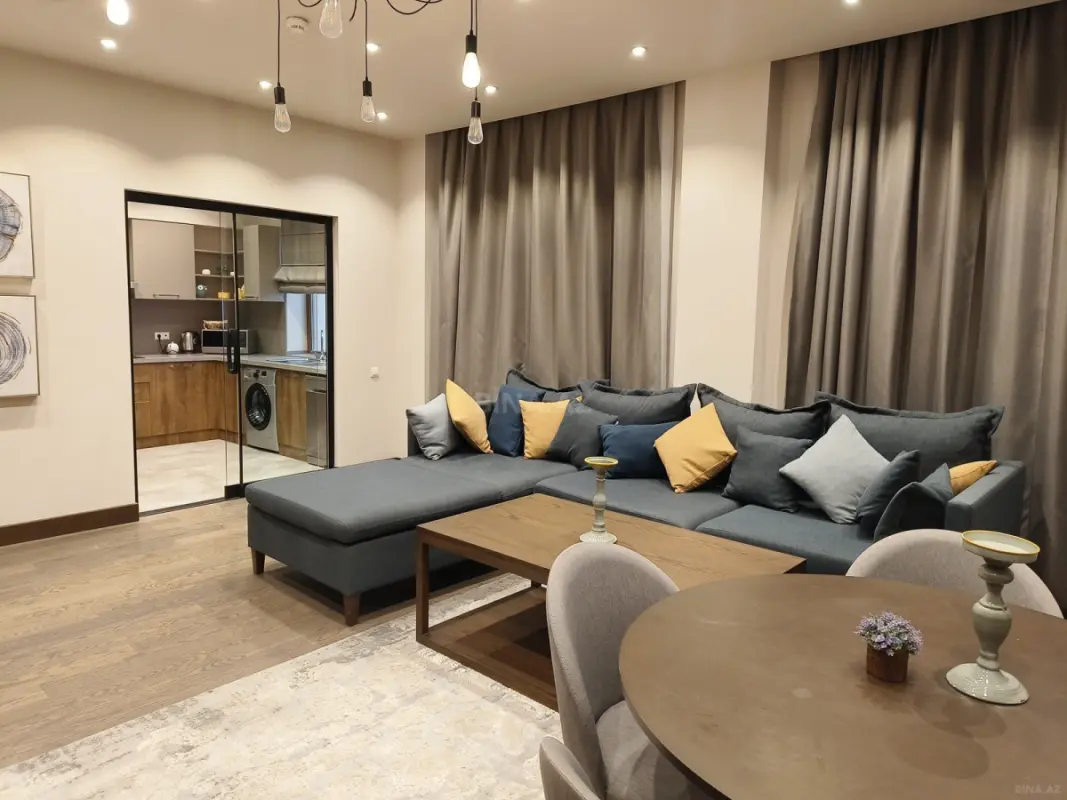 Kirayə verilir 2 otaqlı mənzil 75 m²